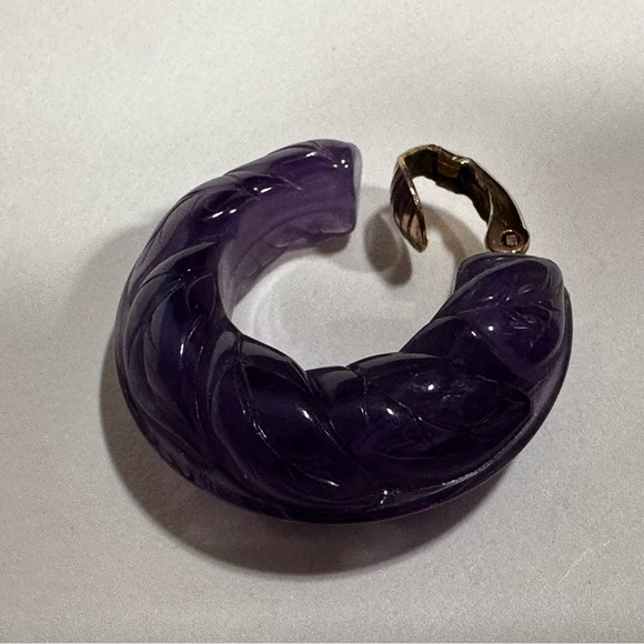 Vintage Avon Floral Hoop Amethyst Tone Clip On Earrings Chunky Molded Plastic - Picture 4 of 6